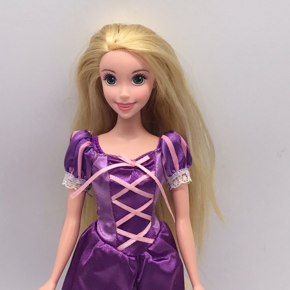 💵3/$12 FILL A BOX SALE! Disney Rapunzel Doll - Picture 1 of 3